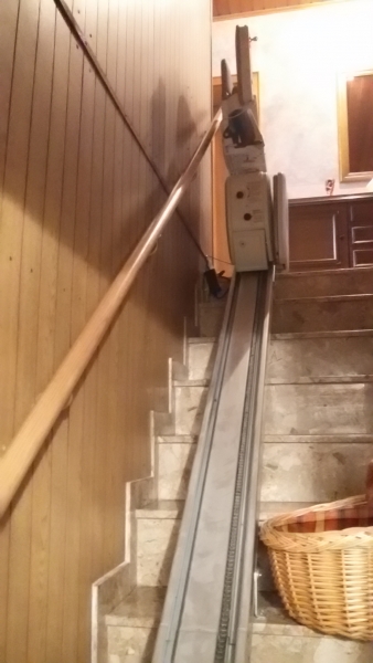 Gerader Treppenlift Thyssen Krupp Cumbria Mk2, gebraucht